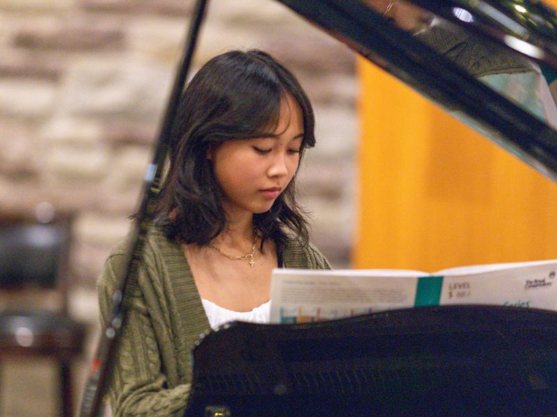 Student performing piano at Da Capo Academy recital